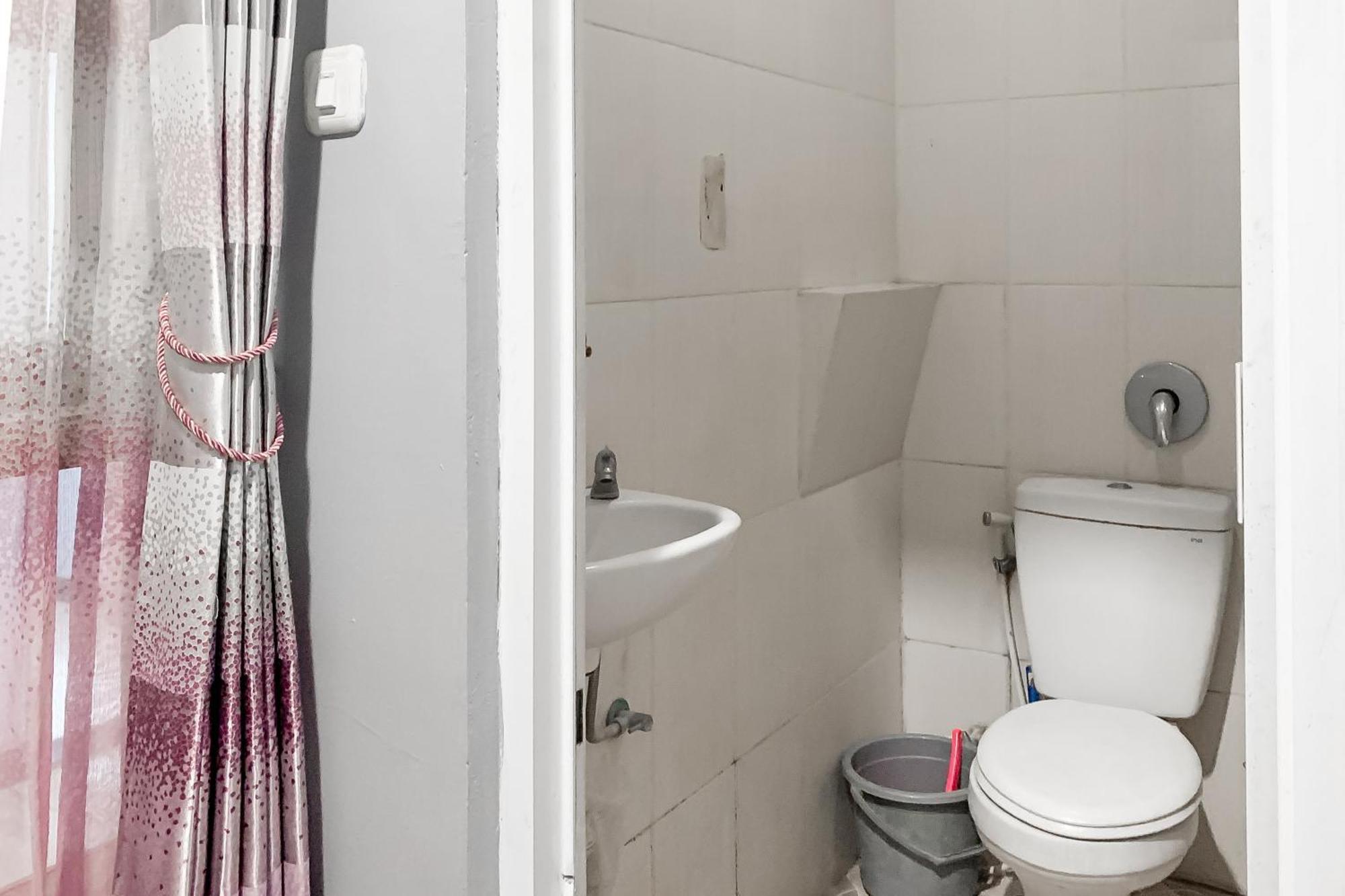 Karins Guesthouse Syariah Redpartner Bandung Buitenkant foto