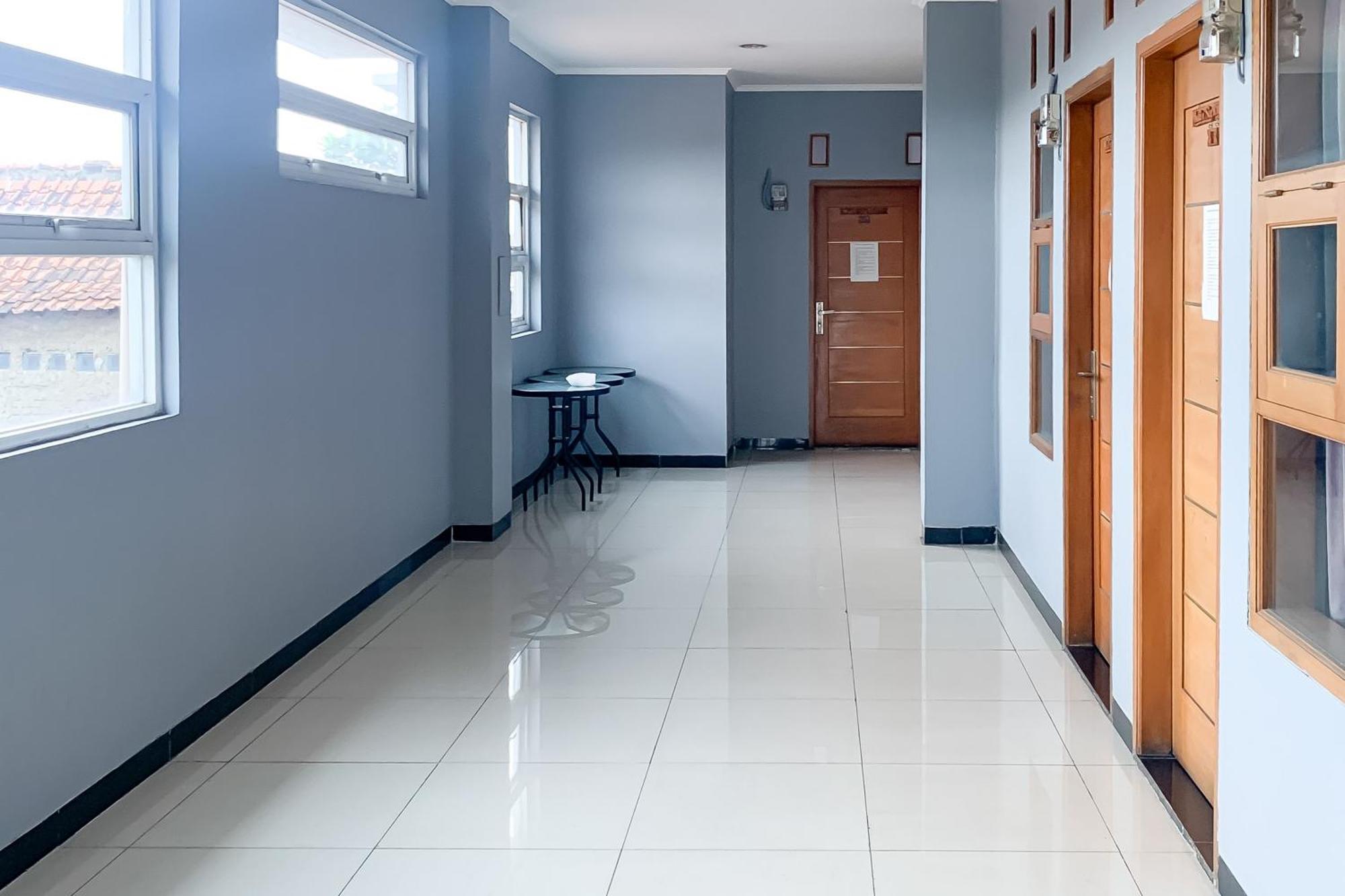 Karins Guesthouse Syariah Redpartner Bandung Buitenkant foto